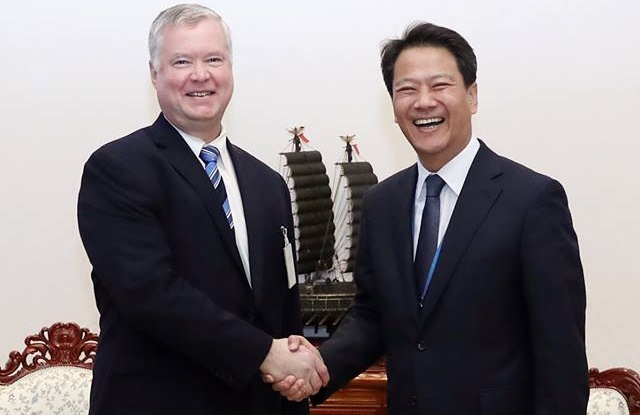 ▲ 한미 간 대북 공조 방안 조율을 위해 방한한 스티븐 비건 미국 국무부 대북특별대표가 30일 오후 임종석 대통령 비서실장을 만나 미북 후속협상 동향과 현안 등에 대한 협의를 나눴다. ⓒ사진=청와대