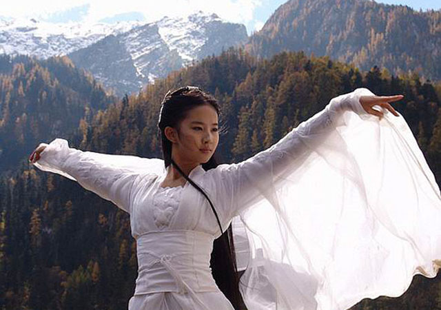 ▲ 중국 유명배우 유역비. 2006년 김용의 소설 '신조협려전'을 바탕으로 만든 드라마에 출연했을 당시 모습. ⓒ2006년판 신조협려전 캡쳐.