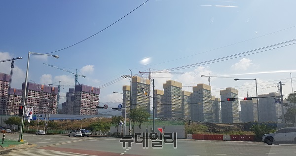 ▲ 대규모 아파트 건설현장인 충북 청주시 상당구 동남지구.ⓒ김정원 기자