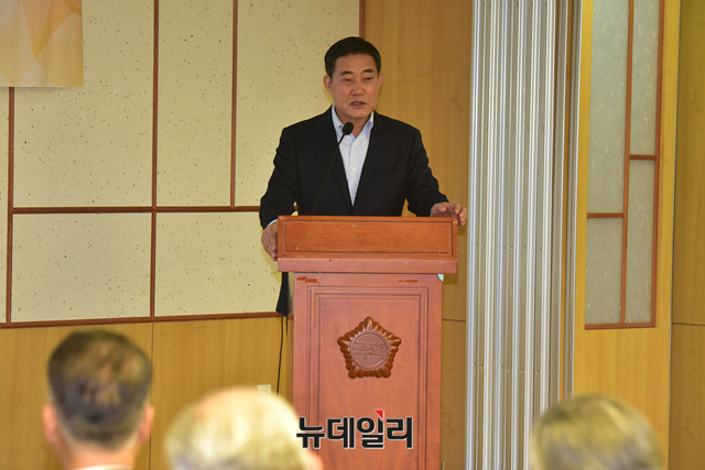 ▲ 신원식 전 합참 작전본부장이 8일 오전 국회의원회관에서 '자강중심의 평화정착을 위한 안보·대북정책 패러다임의 혁신'세미나에 참여해 강연하고 있다. ⓒ뉴데일리 이종현 기자