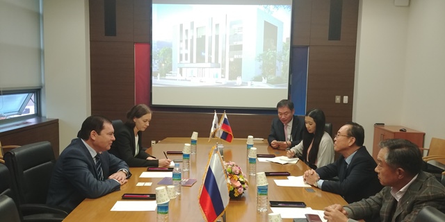 ▲ 포항상공회의소를 방문한 여해주 상송회의소 회장단의 상담모습.ⓒ포항상공회의소