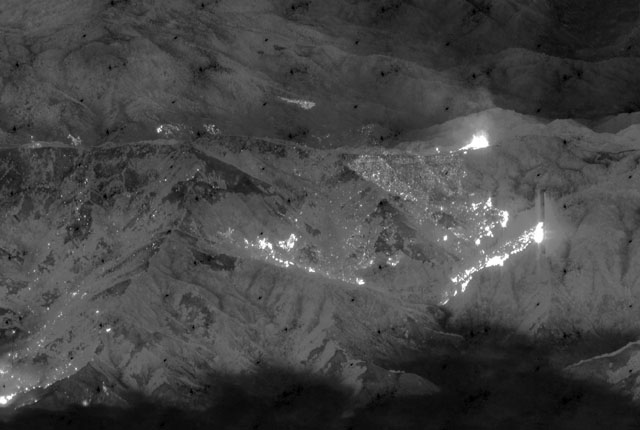 ▲ 글로벌 호크가 캘리포니아 북부 지역에서 감시장비로 야간에 촬영한 사진. ⓒ위키피디아 공개사진-美공군 촬영.