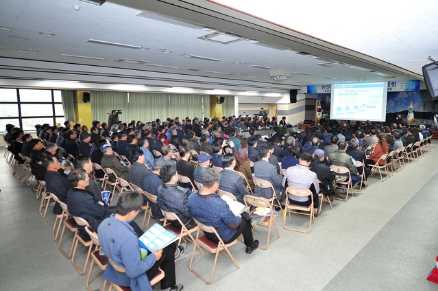 ▲ 군위군은 16일 군위군청 대회의실에서 ‘민선7기 군수 공약 대군민 발표회’를 갖고 공약을 확정했다.ⓒ군위군