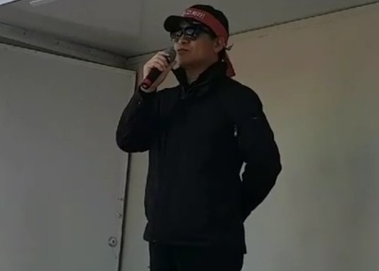 ▲ 충북노래문화협회 한 회원이 지난 9월 25일 광주시 금남로에서 열린 집회에서 연설을 하고 있다.ⓒ충북노래문화업협회장