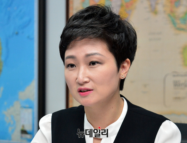 ▲ 바른미래당 이언주 의원이 19일 국회 의원회관에서 본지와 인터뷰를 하고 있다. ⓒ뉴데일리 공준표 기자