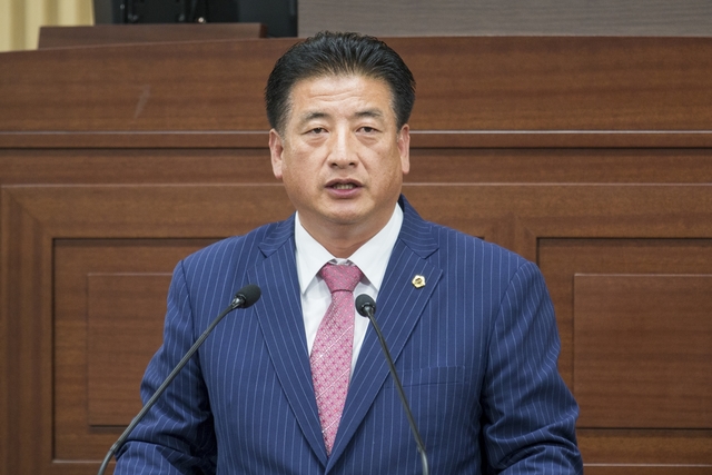 ▲ 박창석(군위) 의원은 도정질문에서 경북 삼국유사가온누리사업의 차별화된 문화관광단지 조성에 대해 질문했다.ⓒ경북도의회