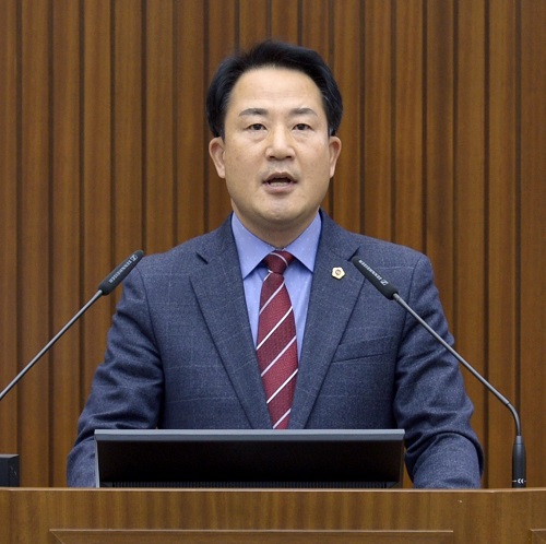 ▲ 상병헌 세종시의원이 23일 제53회 정례회 4차 본회의에서 5분 자유발언을 하고 있다.ⓒ세종시의회