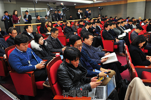 ▲ 드론안전 입법관련 토론회에 높은 관심을 받은 토론회에 참석한 참가자들 ⓒ뉴데일리 오세진