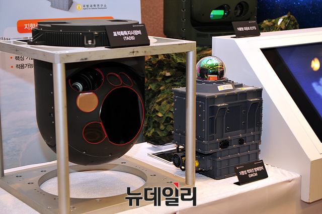 ▲ 한화시스템 TADA(표적획득지시장비), 지향성 적외선 방어장비(DIRCM) @뉴데일리 오세진