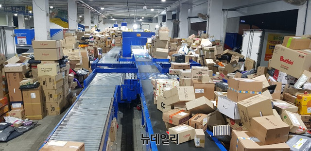 ▲ 지난 23일 CJ 남광주터미널에 물건이 쌓여있는 모습