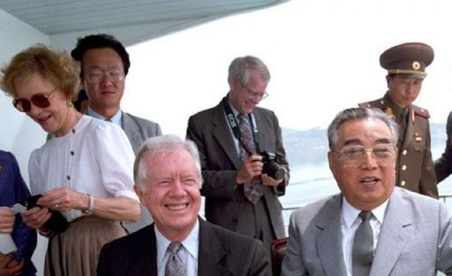 1994년 방북한 지미 카터 前미국 대통령과 김일성. ⓒ연합뉴스 AP. 무단전재 및 재배포 금지.