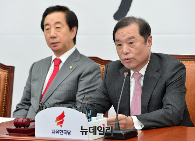 ▲ 자유한국당 김병준 비상대책위원장(오른쪽)과 김성태 원내대표(왼쪽). ⓒ뉴데일리 공준표 기자