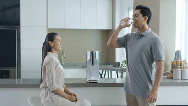 ▲ SK네트웍스는 4일 말레이시아 쿠알라룸푸르 샹그릴라 호텔에서 자사의 말레이시아 가전 판매 법인인 ‘SK Networks Retails Malaysia’가 판매인 발대식을 가졌다고 밝혔다. 사진은 말련 시장에 론칭된 TV광고 화면. ⓒSK네트웍스