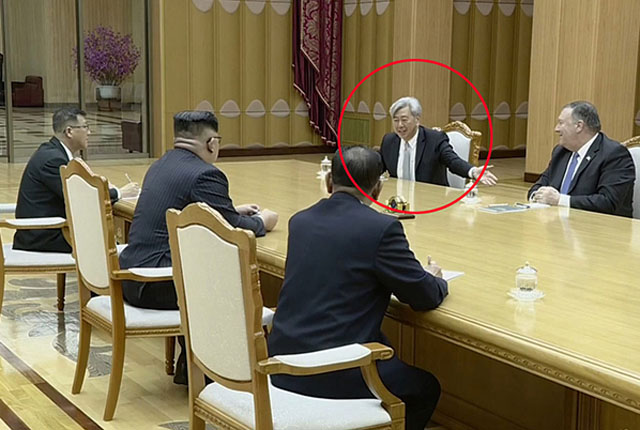 ▲ 마이크 폼페이오 美국무장관과 극비방북했을 당시 앤드루 김 CIA KMC 센터장. ⓒ연합뉴스. 무단전재 및 재배포 금지.