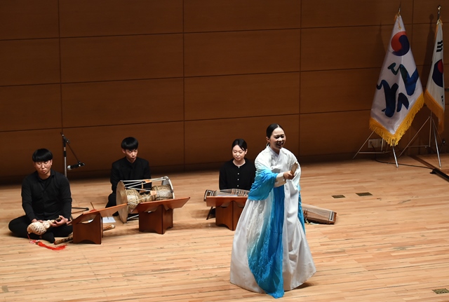 ▲ 공연예술 부문에서 대상을 차지한 중앙대 ‘운김’팀이 공연을 선보이고 있다.ⓒ독도재단