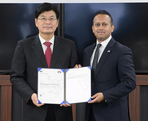 ▲ 이춘희 세종시장(좌), 주한영국대사관 닉 메타 부대사(우).ⓒ세종시