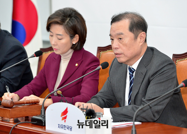 ▲ 나경원 자유한국당 원내대표와 김병준 비상대책위원장. ⓒ뉴데일리 공준표 기자
