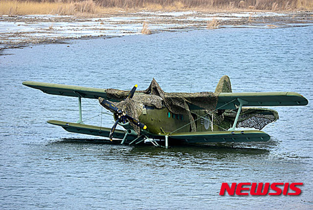 ▲ 2016년 2월 4일 경북 안동에 불시착한 AN-2 수송기. 공군에서는 T-11 경비행기라 부르는 것으로 알려져 있다. ⓒ뉴시스. 무단전재 및 재배포 금지.