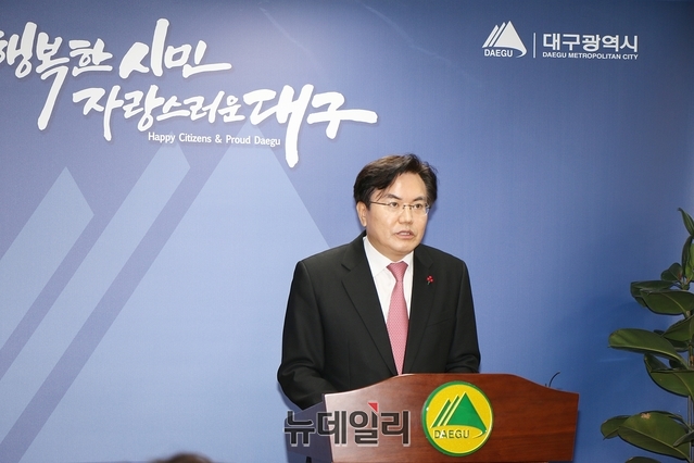 ▲ 19일 오전 이상길 행정부시장이 택시파업에 대한 대책을 발표하고 있다.ⓒ뉴데일리