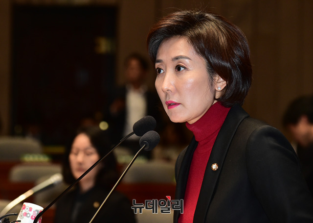 ▲ 자유한국당 나경원 원내대표는 19일 국회에서 열린 의원총회에서 청와대 특별감찰반의 조직적인 민간인 불법 사찰 의혹을 제기했다. ⓒ뉴데일리 이종현 기자