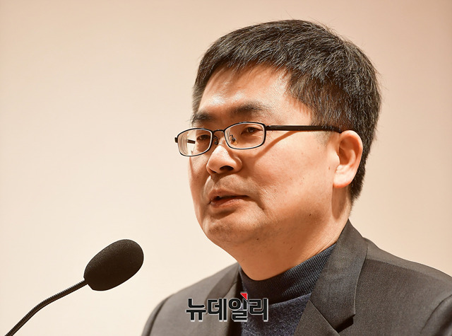 ▲ 오영섭 연세대 이승만연구원 연구교수가 18일 오후 서울 중구 정동제일교회 아펜젤러홀에서 열린 제94회 이승만포럼에서 '이상재와 이승만 : 개화·선교·독립을 위한 협력과 후원 관계'를 주제로 강연하고 있다. ⓒ뉴데일리 정상윤 기자