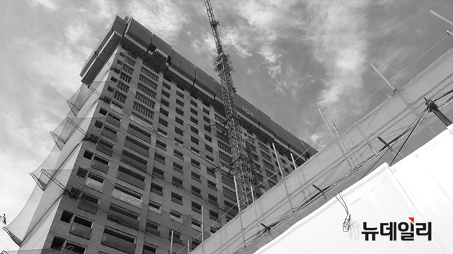 ▲ 경북 포항시 한 아파트 신축공사 현장. ⓒ성재용 기자