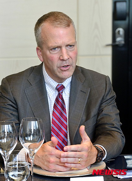 ▲ 댄 설리반 상원의원ⓒ뉴시스. 무단 전재 및 재배포 금지.