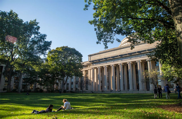 ▲ 美MIT 본관 앞 킬리언 코트(기사 내용과 직접적 관련은 없습니다.) ⓒ美MIT 포토갤러리 캡쳐.