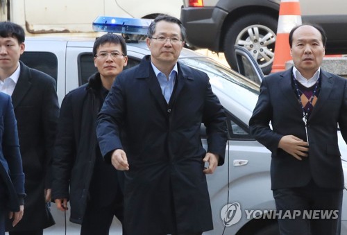 ▲ 강경훈 삼성전자 부사장(가운데). ⓒ연합뉴스