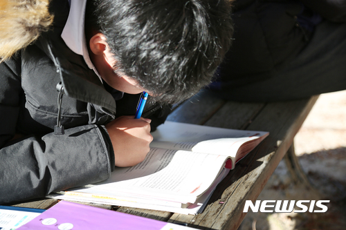 ▲ 저출산 영향으로 학령인구가 감소하면서 그동안 구축된 교육 생태계에 대한 위기감이 고조되고 있다. ⓒ뉴시스