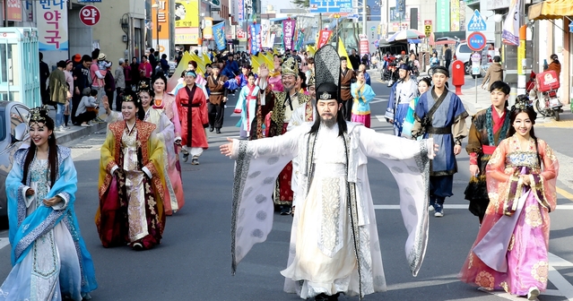 ▲ 현 정부의 국정과제인 가야사 복원을 바탕으로 한 대가야 체험축제는 9년 연속 문화관광축제로 선정돼 그 저력을 과시했다.ⓒ경북도