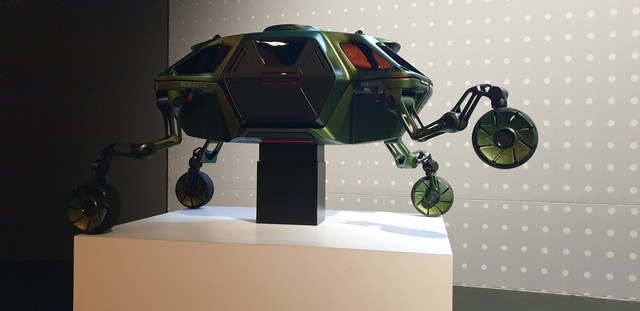▲ 현대차가 'CES 2019' 컨퍼런스에서 걸어다니는 자동차 엘리베이트의 콘셉트카 프로토타입을 공개 및 시연했다.ⓒ현대차