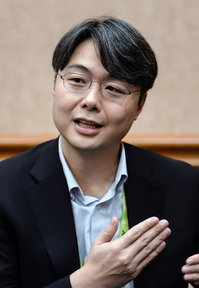 ▲ 추교웅 현대기아차 인포테인먼트 개발실장이 '2019 CES'에서 기자단 간담회를 하고 있다.ⓒ현대기아차