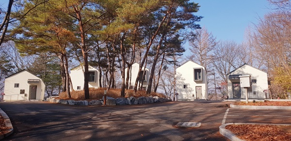 ▲ 옥화자연휴양림 내 숲속의 집.ⓒ청주시