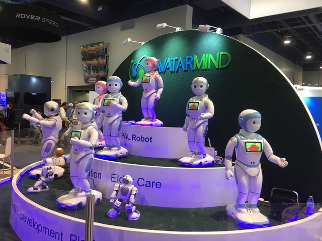 ▲ CES 2019에 참석한 중국 로봇업체 아바타마인드의 '아이팔' ⓒ장소희 기자