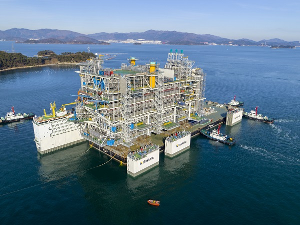 ▲ 삼성중공업 거제조선소에서 노르웨이로 출항을 준비 중인 ‘요한 스베드럽 P1 플랫폼’. ⓒ삼성중공업