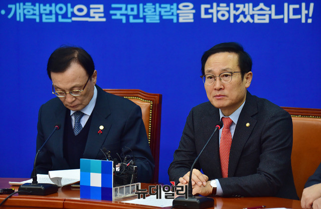 ▲ 더불어민주당 이해찬 대표와 홍영표 원내대표. ⓒ뉴데일리 DB