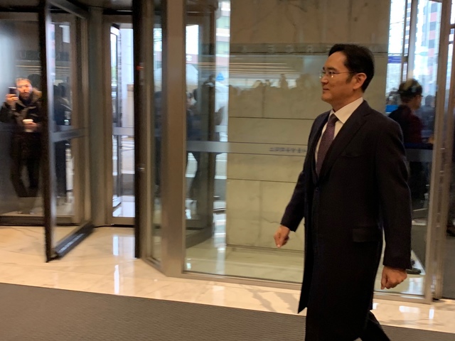 ▲ 이재용 삼성전자 부회장이 15일 청와대 영빈관에서 열리는 '2019 기업인과의 대화'에 참석하기 위해 대한상공회의소를 방문한 모습. ⓒ연찬모 기자