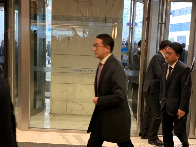 구광모 LG 회장이 15일 청와대 영빈관에서 열리는 '2019 기업인과의 대화'에 참석하기 위해 대한상공회의소를 방문한 모습. ⓒ연찬모 기자