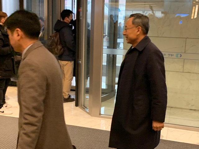 ▲ 황창규 KT 회장이 15일 청와대 영빈관에서 열리는 '2019 기업인과의 대화'에 참석하기 위해 대한상공회의소를 방문한 모습. ⓒ연찬모 기자