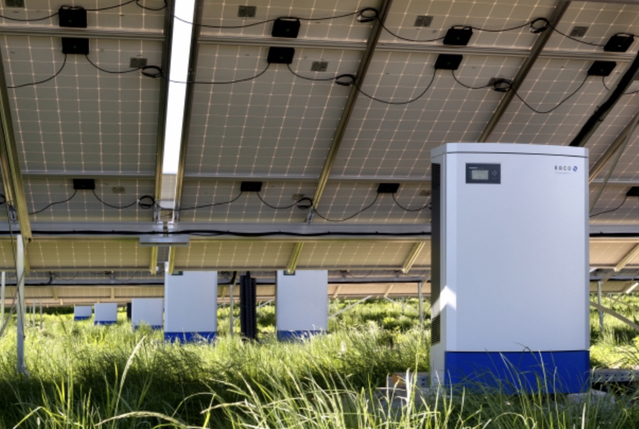 ▲ 태양광발전소에 설치한 KACO new energy 인버터 제품 ⓒ OCI
