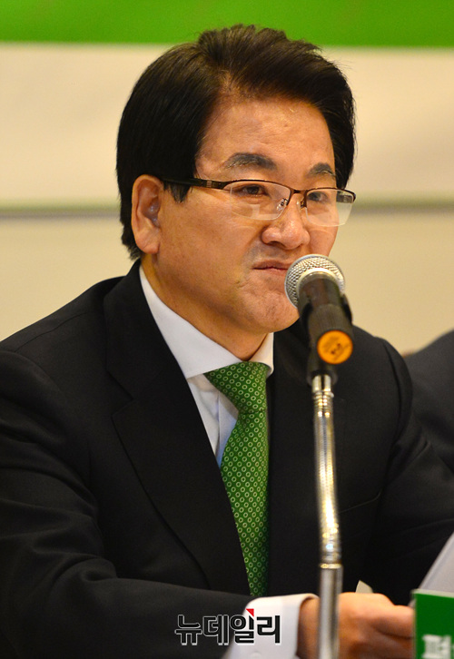 ▲ 정동영 민주평화당 대표가 16일 서울 여의도 국회 인근의 한 식당에서 신년 기자회견을 열었다. ⓒ뉴데일리 박성원