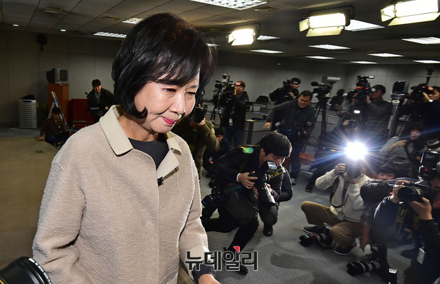 ▲ 손혜원 더불어민주당 의원이 20일 서울 여의도 국회 정론관에서 기자회견을 열었다. 이날 손 의원은 더불어민주당 탈당 의사를 밝혔다. ⓒ뉴데일리 이종현