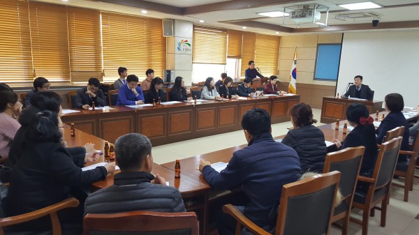 ▲ 제천시가 제천화폐 발행을 앞두고 관내 금융기관과 판매대행 등을 논의하고 있다.ⓒ제천시