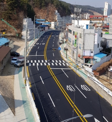 ▲ 포항시가 용흥동 감실고가교 연화재사거리 도로를 설 전 확장 개통한다.ⓒ포항시