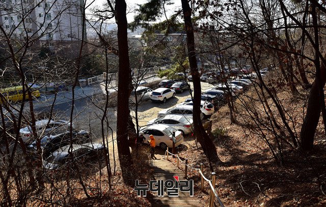 ▲ 손석희 JTBC 사장이 2017년 4월 교통사고를 낸 것으로 알려진 과천 모 주차장. ⓒ뉴데일리 정상윤 기자