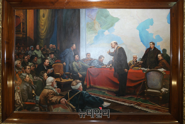 ▲ 하바롭스크 향토박물관에 걸린 레닌 그림. ⓒ뉴데일리 이기륭 기자