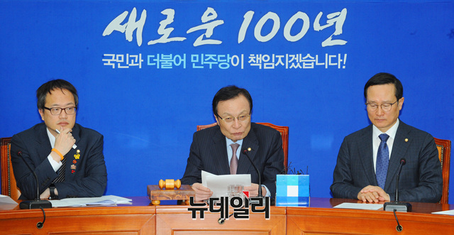 ▲ 이해찬 더불어민주당 대표가 8일 오전 국회에서 열린 최고위원회의에서 모두발언을 하고 있다. 이종현 기자