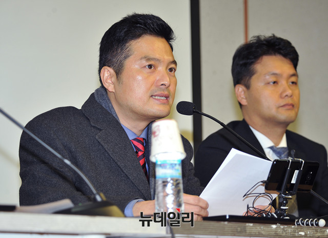 ▲ 김태우 전 청와대 수사관은 이날 오후 2시 국회 의원회관에서 기자회견을 열고 '전 청와대 특감반장, 드루킹 수사 조회 지시' 등 의혹을 폭로했다. 이기륭 기자