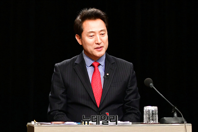 ▲ 15일 OBS에서 진행된 '자유한국당 당대표 후보 1차 TV토론회'에 참석한 오세훈 후보.ⓒ사진 공동취재단